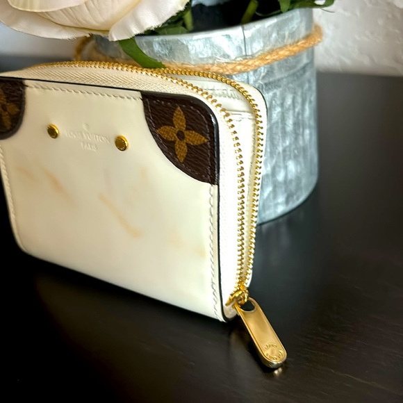 💎♦️Louis Vuitton limited edition compact wallet excellent used condition - Picture 3 of 11